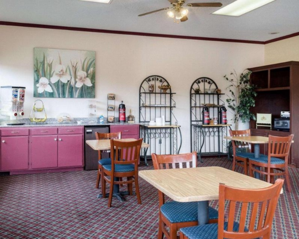 Rodeway Inn Greenwood Image 28